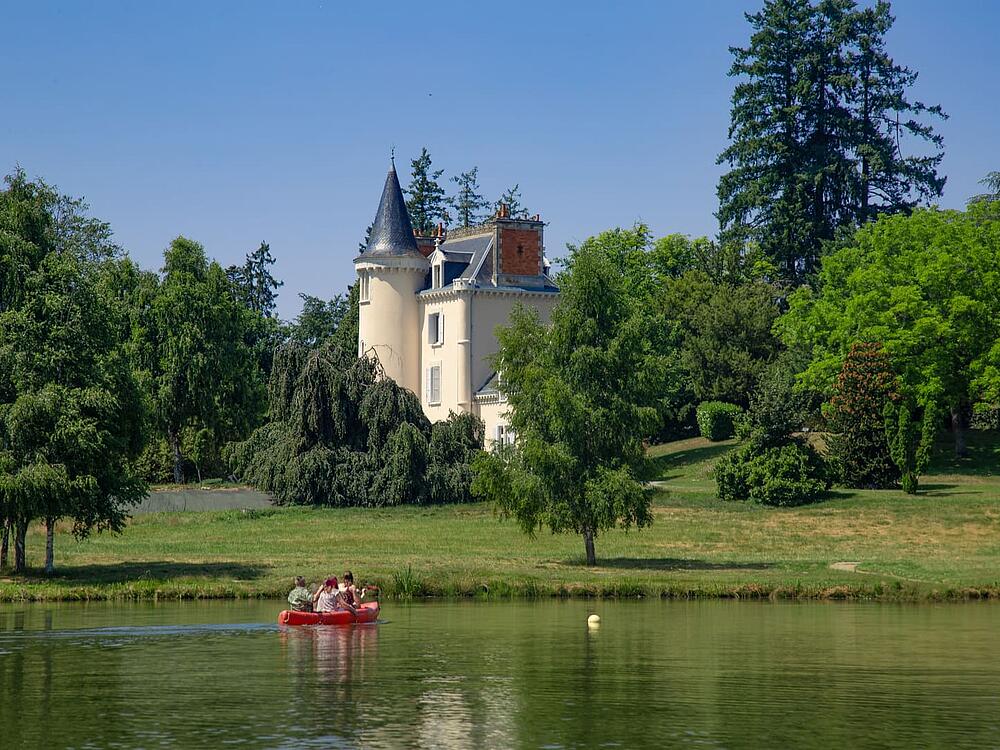 Camping Castel Camping Château de Poinsouze BOUSSAC - BOURG Nieuw-Aquitanië 0