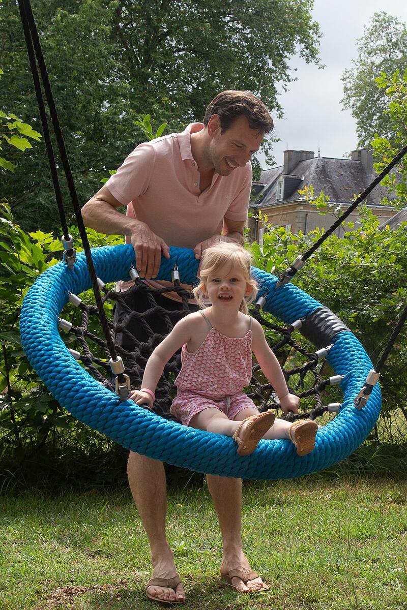 Jeu en famille au camping de luxe le Château de Chanteloup