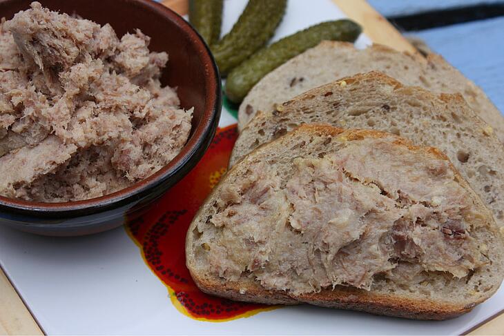 rillettes du Mans Un plat de rillettes du Mans