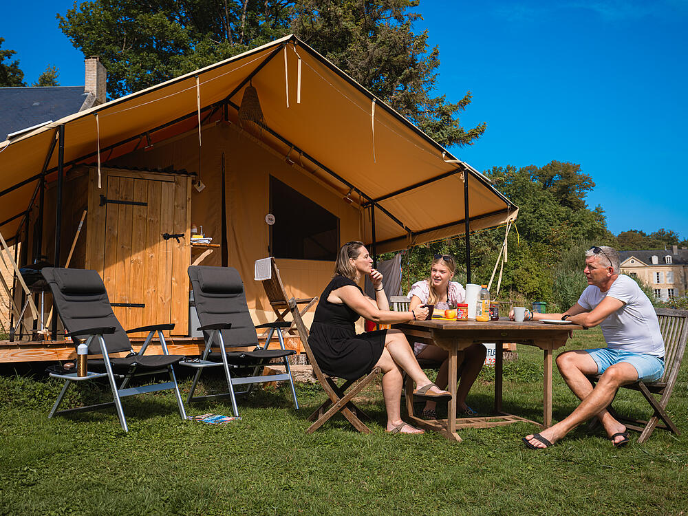 Camping Castel Camping Château de Chanteloup SILLE-LE-PHILIPPE Pays de la Loire 1