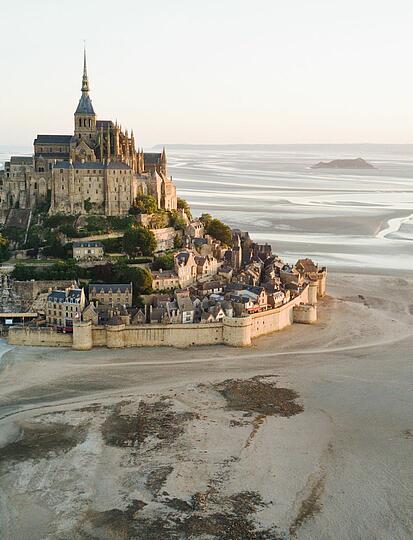De baai van Mont-Saint-Michel ontdekken aan de Normandische kant: onze favoriete adresjes