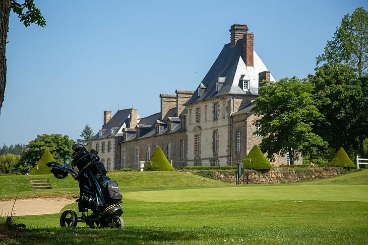 faire du camping dans un golf Le golf du camping du domaine des Ormes, en Bretagne
