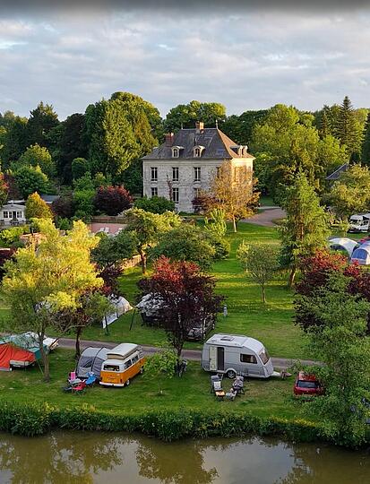 De suprême de poulet met saus Vallée d’Auge van camping Le Brévedent