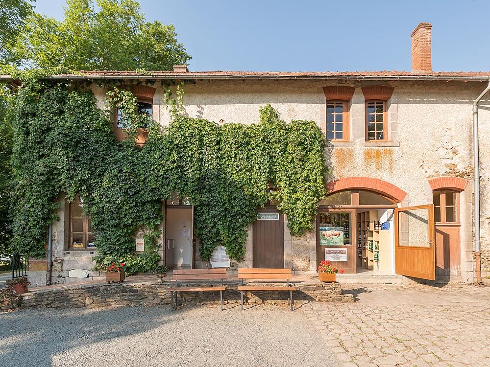 Camping Castel Camping Château de Poinsouze BOUSSAC - BOURG Nieuw-Aquitanië 14