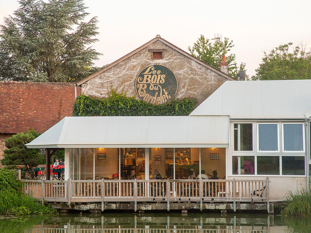 Camping Castel Camping Les Bois du Bardelet GIEN Centre-Val de Loire 9