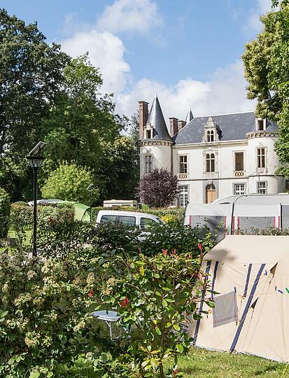 De geschiedenis van Château de la Ville Huchet, een camping van Les Castels